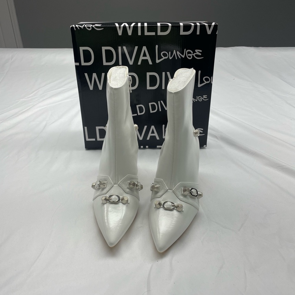 Wild diva lounge